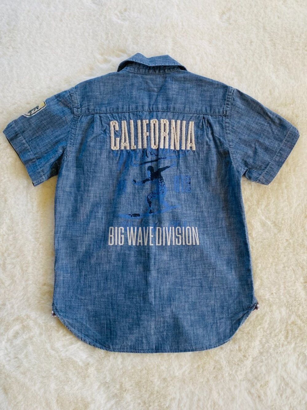 GAP kids boy's chambray button down California surf shirt size 6-7 small